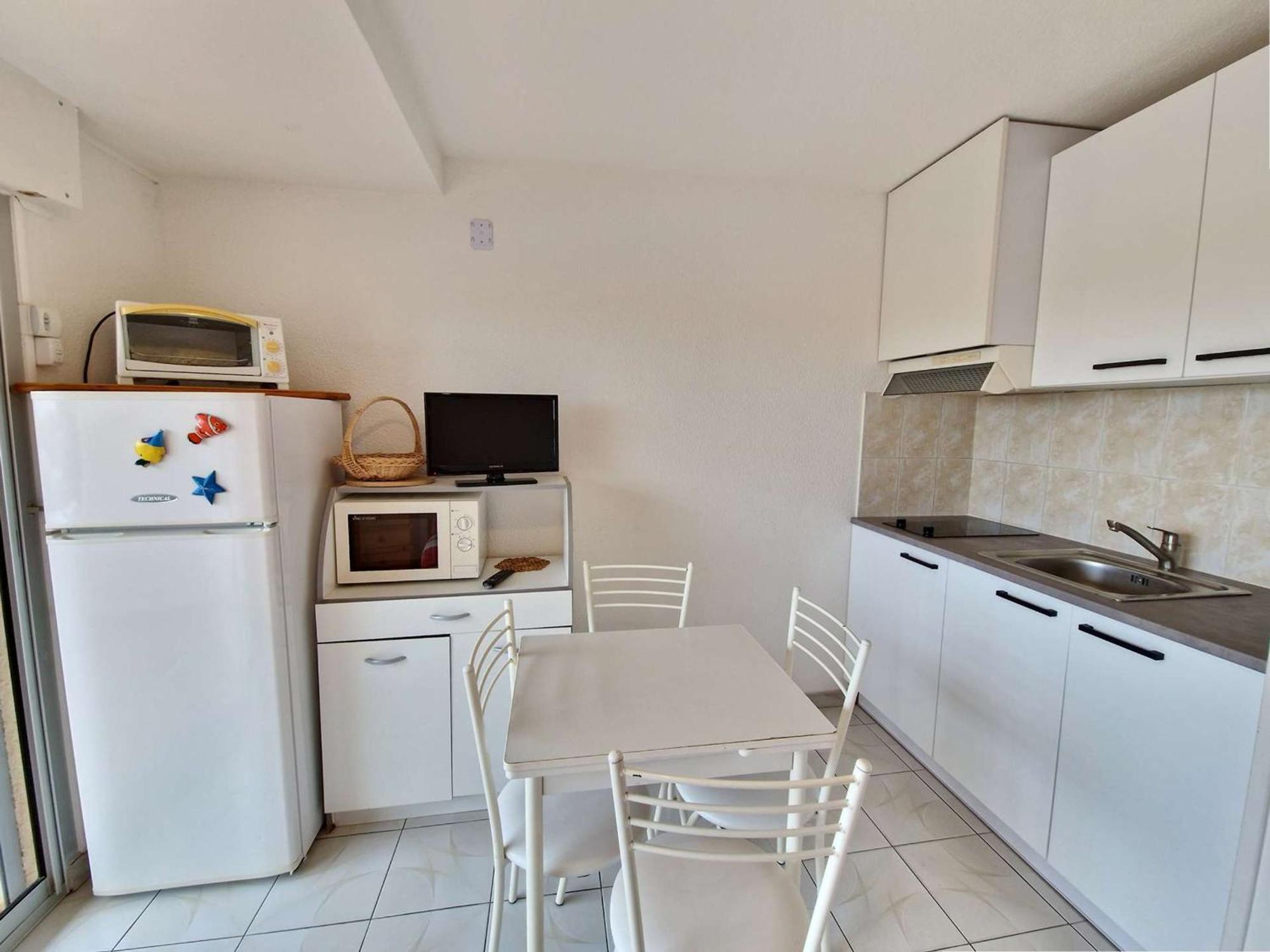 Studio Cabine Cosy Avec Terrasse, Acces Direct Plage Et Parking Prive, 2-4 Pers, Animaux Ok - Fr-1-387-139 Marseillan  Bagian luar foto